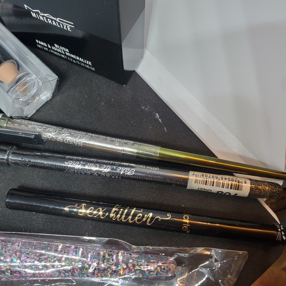 Make up - Picture 5 of 6
